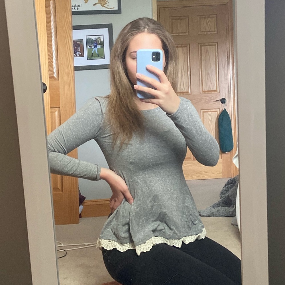 Gray Long sleeve women’s, white lace-Xhilaration